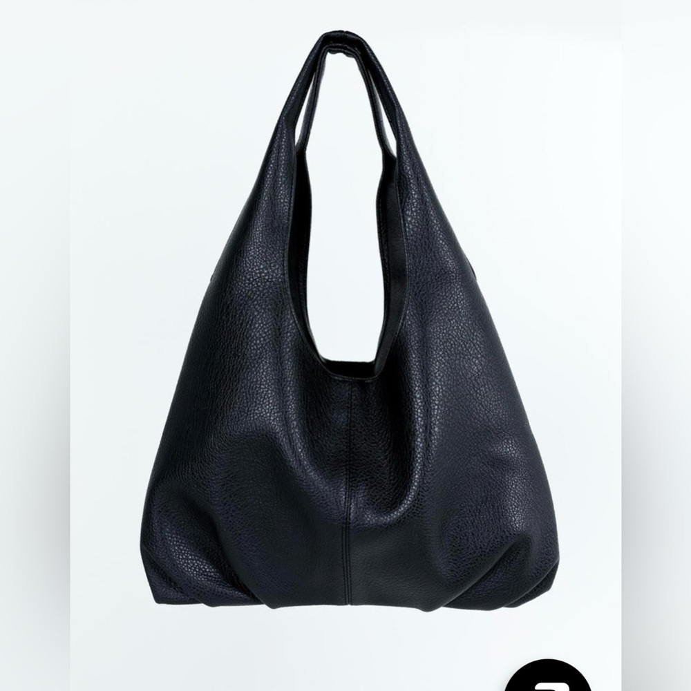 Zenia Shoulder Bag